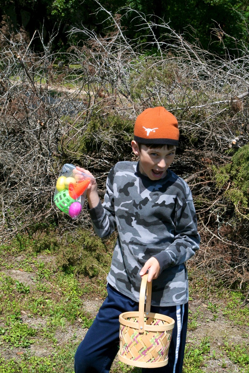 2012/04(April)/Easter/800x600_2012-04-08-14-Egg Hunt.jpg